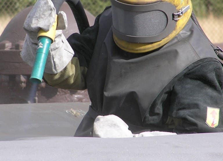 Как выбрать компрессор для пескоструя